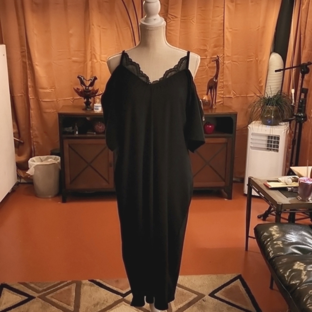9. Ashley Stewart, 4XL, Black